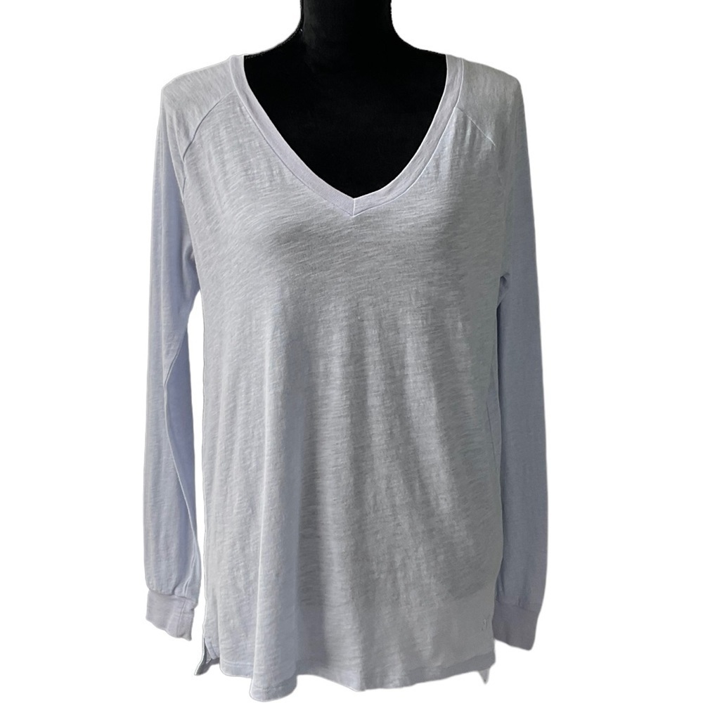 🎉 SALE PINK Victoria’s Secret Long Sleeve Lightweight Tee in Pale Purple Small